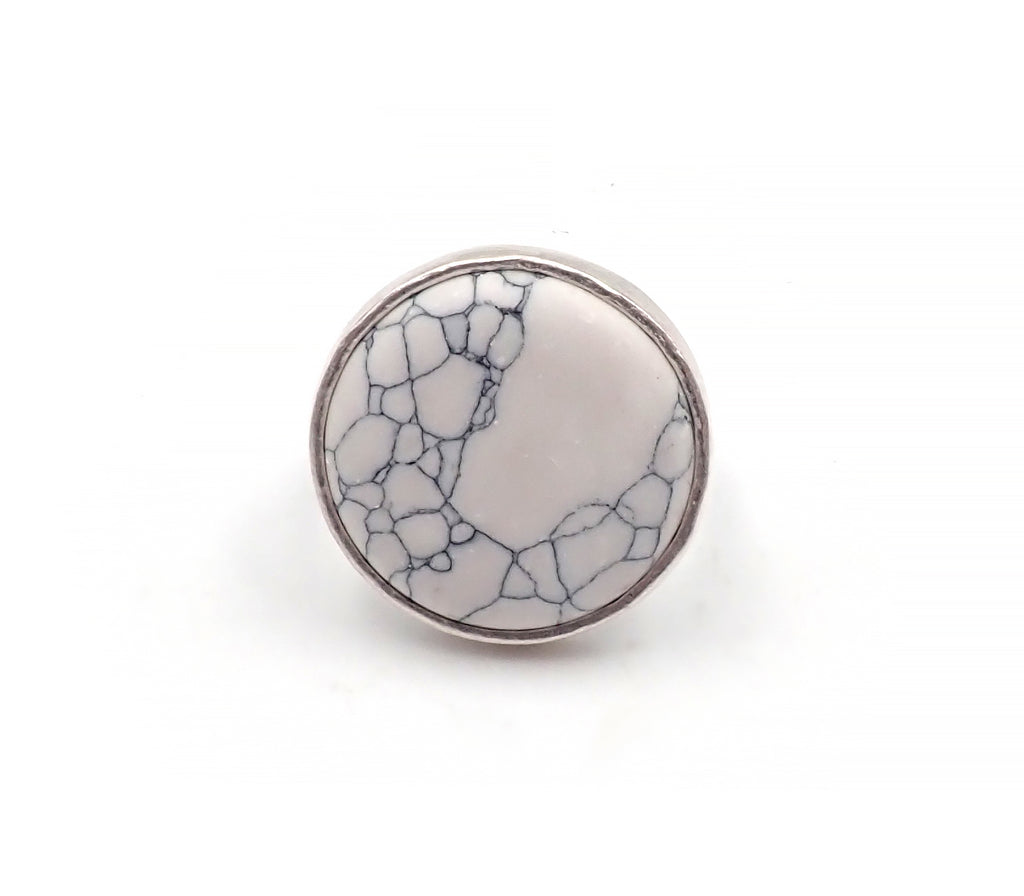 'Squiggles In White Resin' Ring