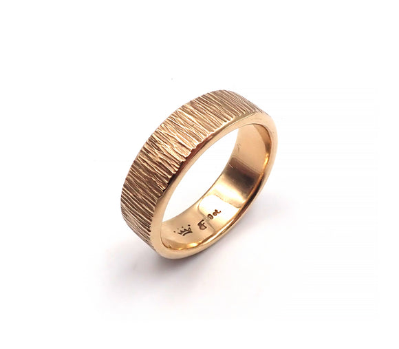 Fine Line Gold Band