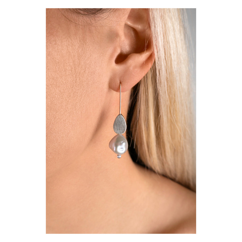 Silent Teardrop earrings