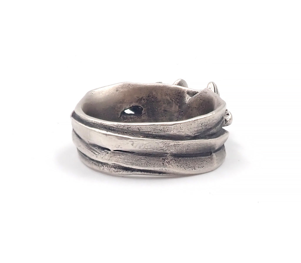 'Fantails In Flax' Ring
