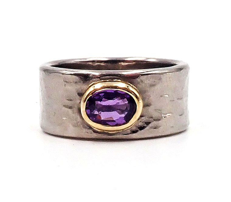 Oval Sapphire Band