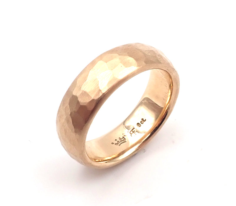 "nz made jewellery" "New Zealand Jewellery" "nz made" "nz made ring" "NZ handmade jewellery" "gold ring" "Ben Flynn" "9ct gold ring" "hammered ring" 